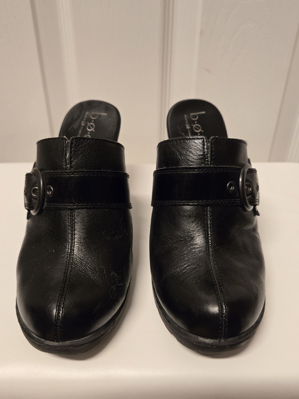 b.ø.c Black Leather Slip-On Clogs